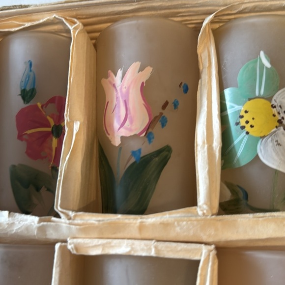 VINTAGE FROSTED GLASSWARE SET LILY COMPANY HANDPAINTED Hand-Painted Floral - Picture 3 of 10